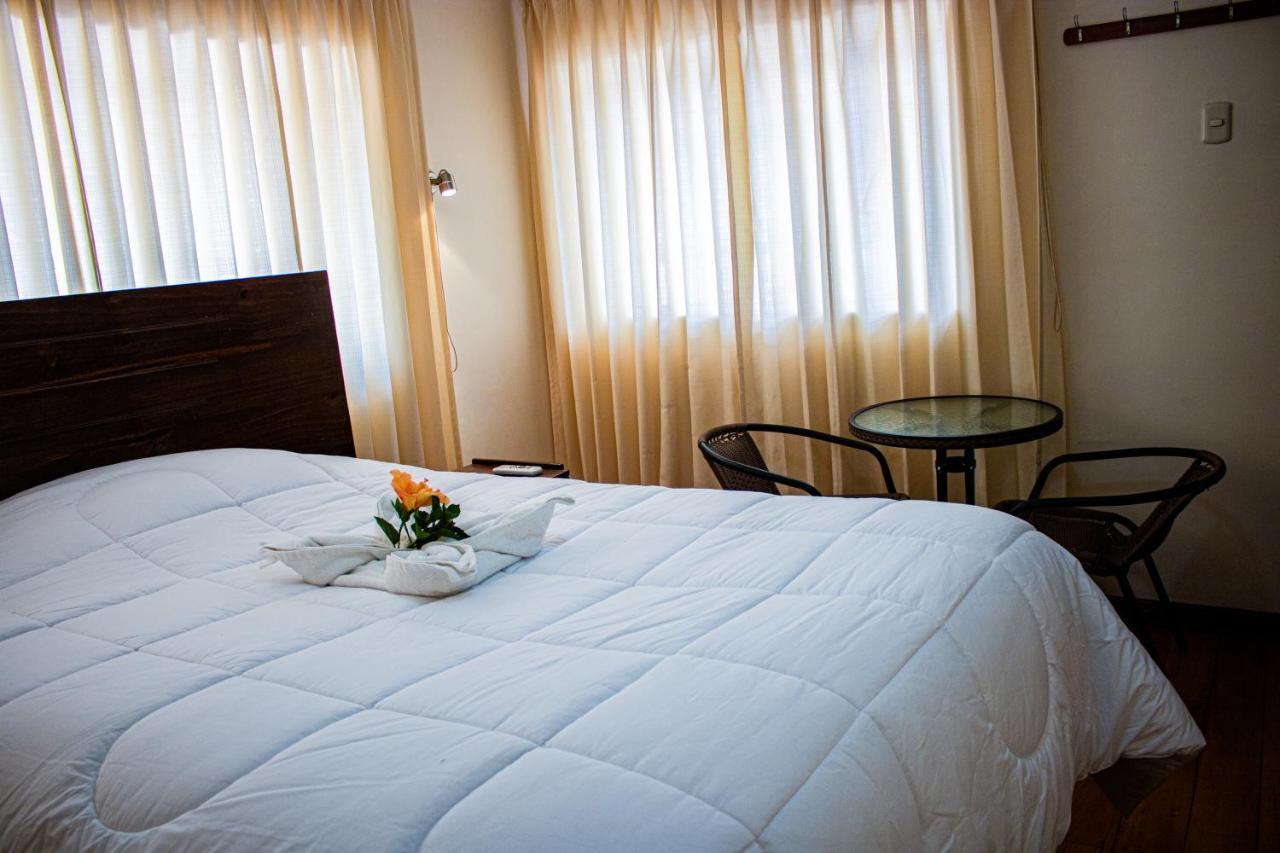 Hotel Los Laureles Калька Экстерьер фото